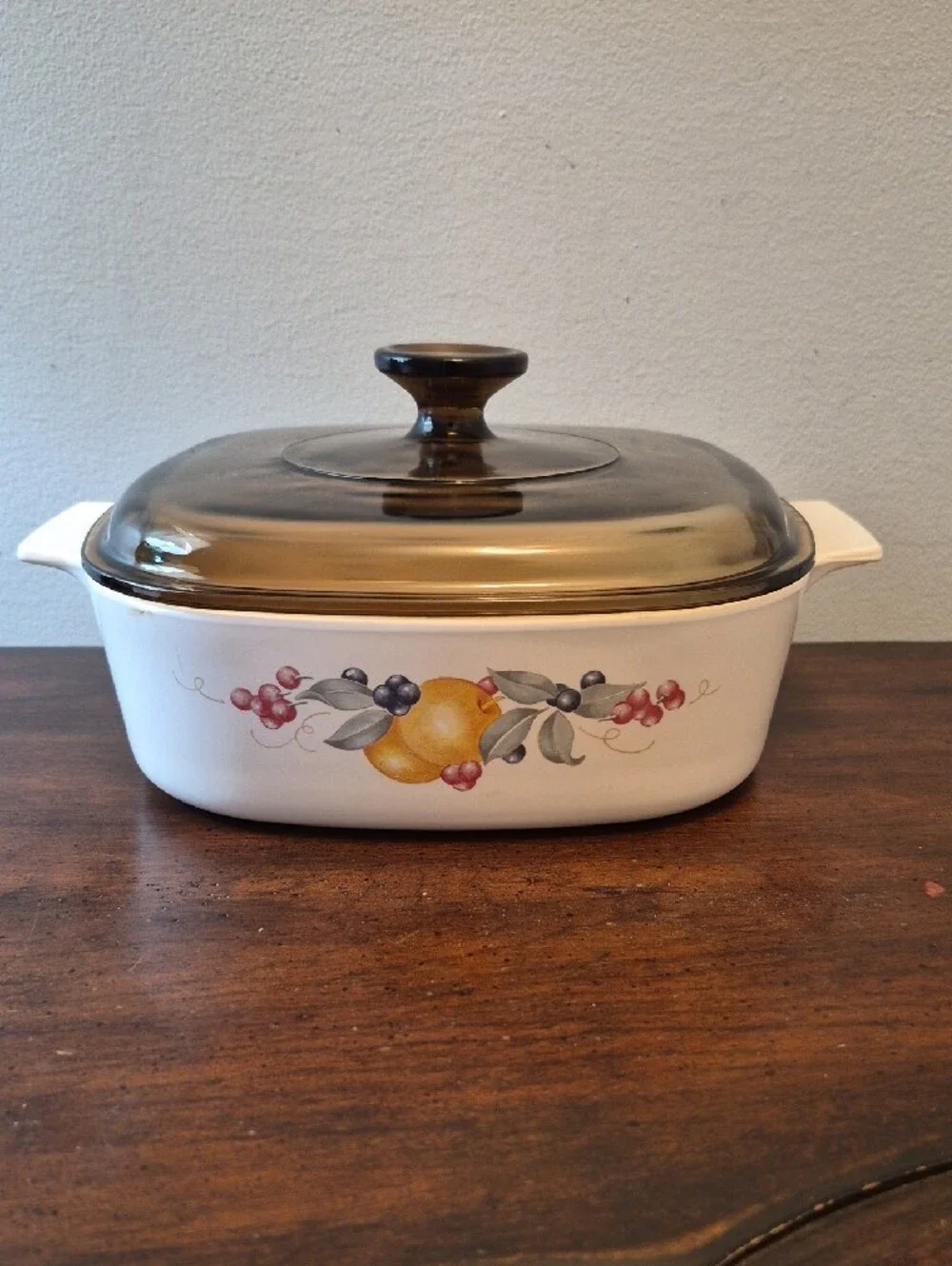 Corning Ware 2 Liter  Ceramic Casserole with Amber Glass Lid Abundance